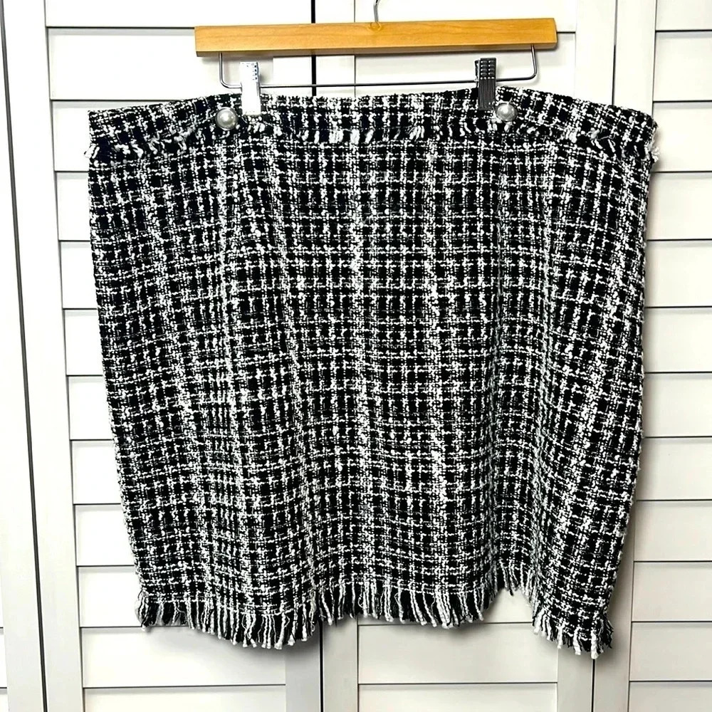 City Chic Black & White Tweed Mini Skirt